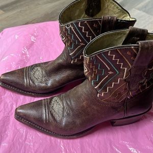 Roper Women's US 8 Avril Snip Toe Western Boots Short Bootie 9 21 7627 728